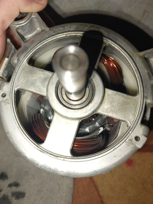 Електромотор W11047372-A до стиралки whirlpool