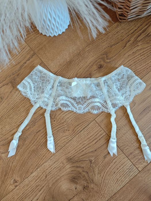 Koronkowy pas do pończoch z kokardką, Simone Perel, rozmiar M - 2 se