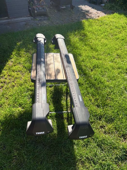 Thule WingBar Edge – kompletny bagażnik dachowy, czarny