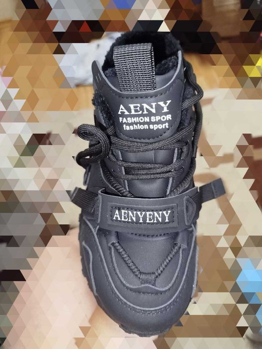 Жіночі зимові кросівки