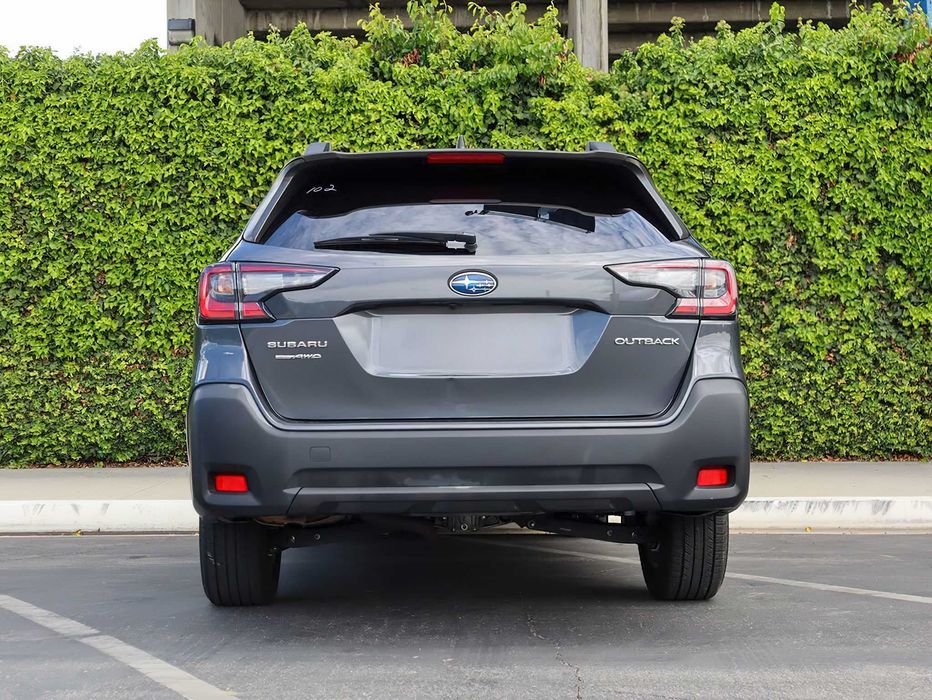 Subaru Outback      2023