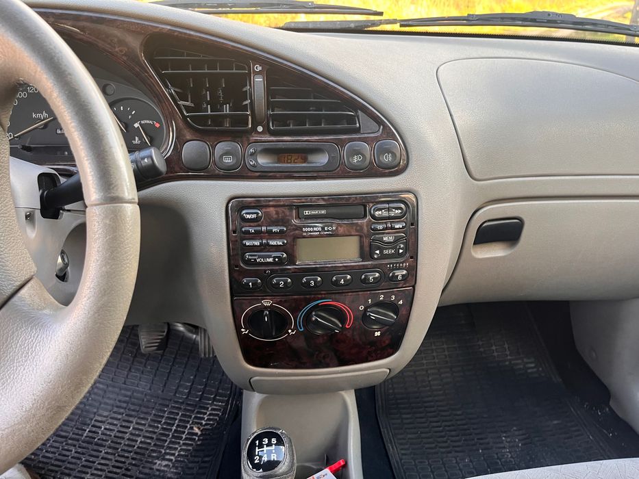 Ford Fiesta Ghia 1999