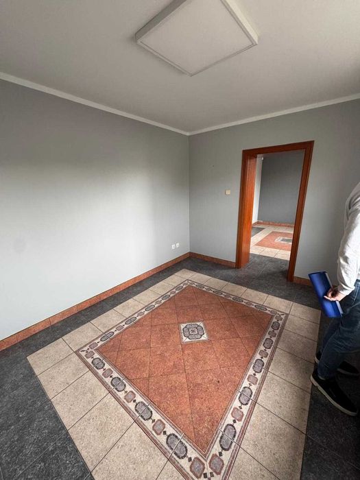 Wynajmę lokal usługowo-biurowy 150 m2 centrum Pszczyny