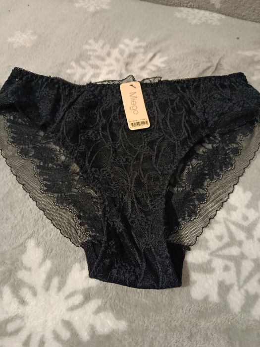 Majtki z koronką