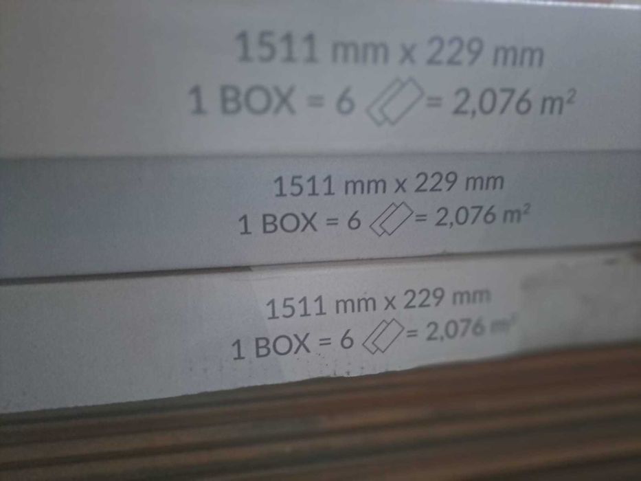 Piso Vinilico SPC. CARVALHO PANAMÁ Caixa de 2,076m2