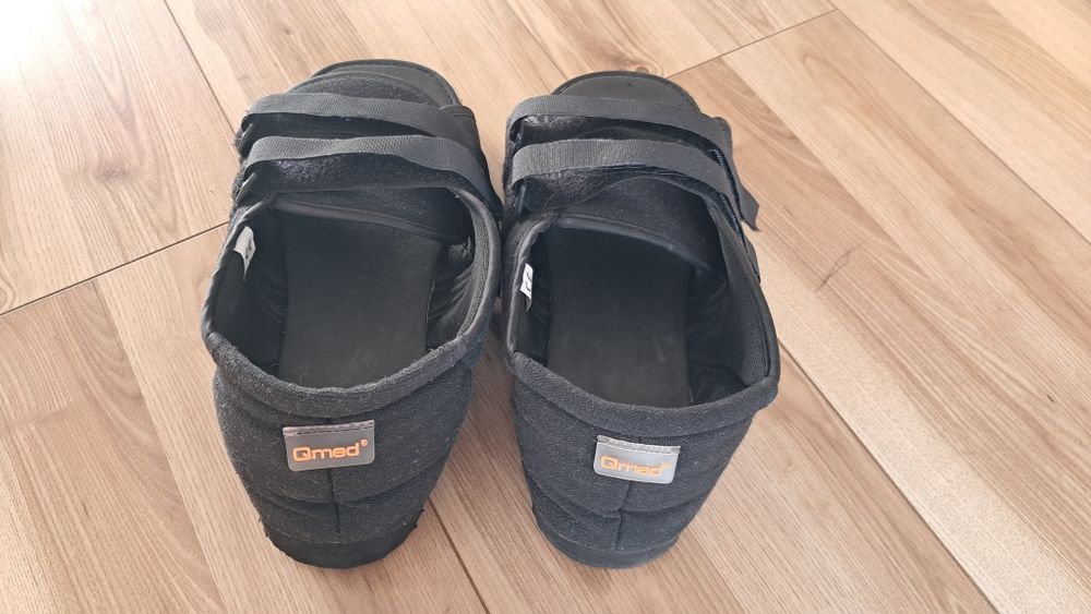 Buty pooperacyjne