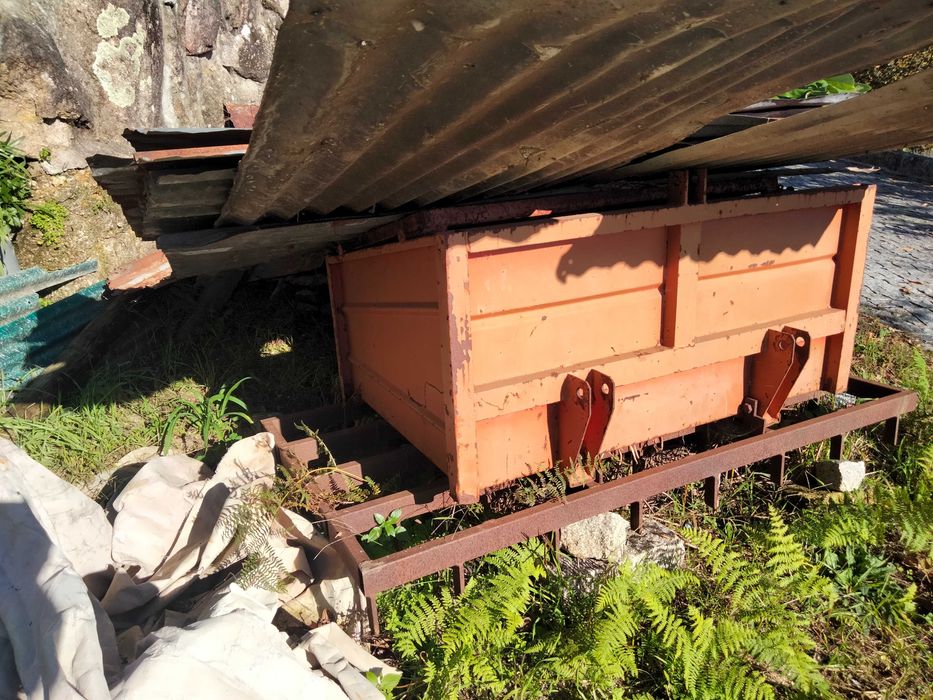 Caixa e Grade artesanal