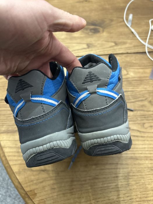 Botas 32 prova de agua montanha azuis