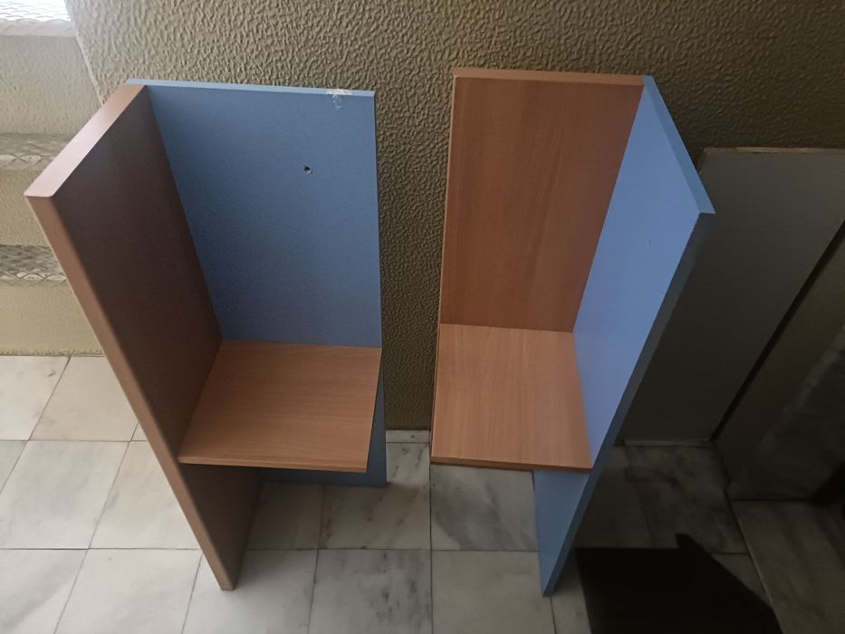 Vendo 2 prateleiras de parede usadas 25€ cada unidade mas em bom estado