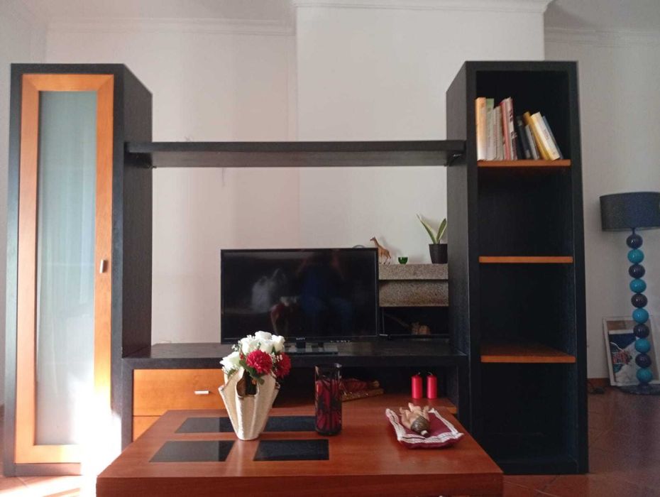 Móvel  de sala mais mesa de centro