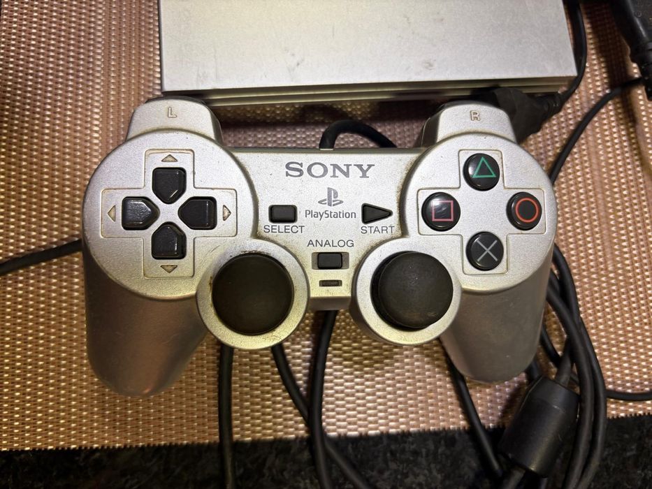PlayStation 2 Slim Silver + comando