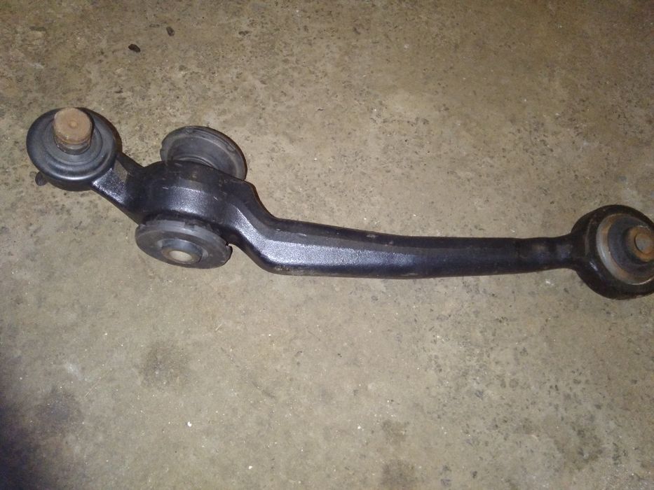 Важель  AUDI A6,100( C4)