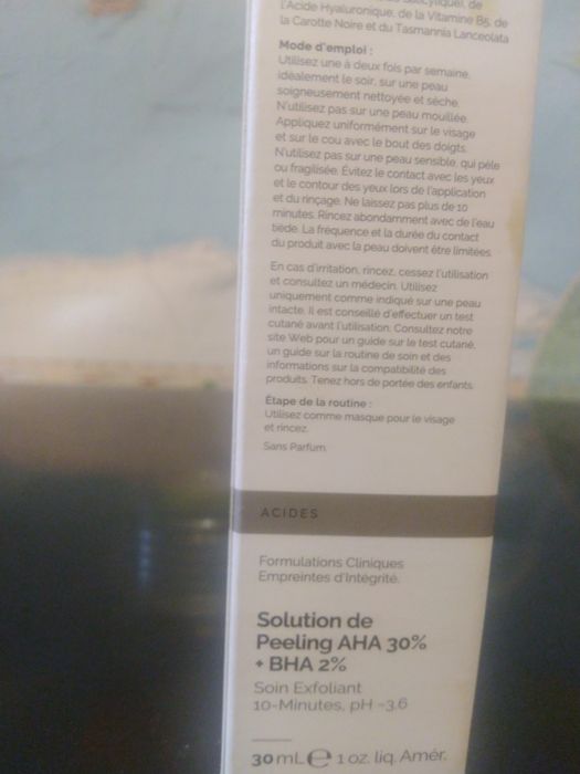 Glossier Solution Exfoliating skin perfector-Щоденний пілінг