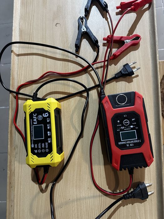 Зарядний професійний пристрій Kraft Dele 15-20Ah 8 програм Автомат