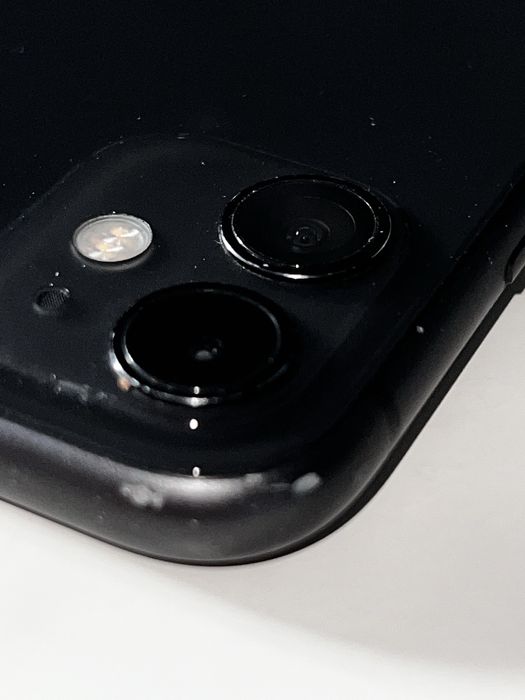 Iphone 11 в хорошому стані