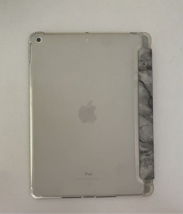 IPad Como Novo + Capa64740112358146124