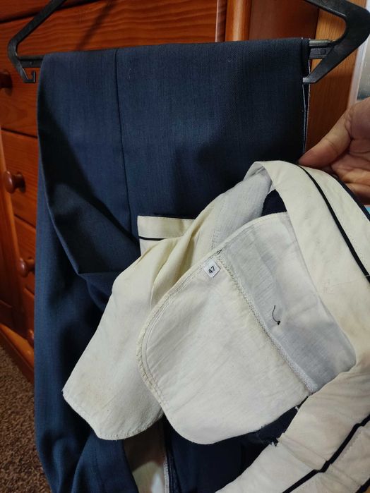 Fato clássico de homem, azul indigo