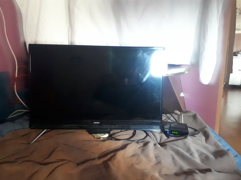 Telewizor Samsung 32 całe plus dekoder