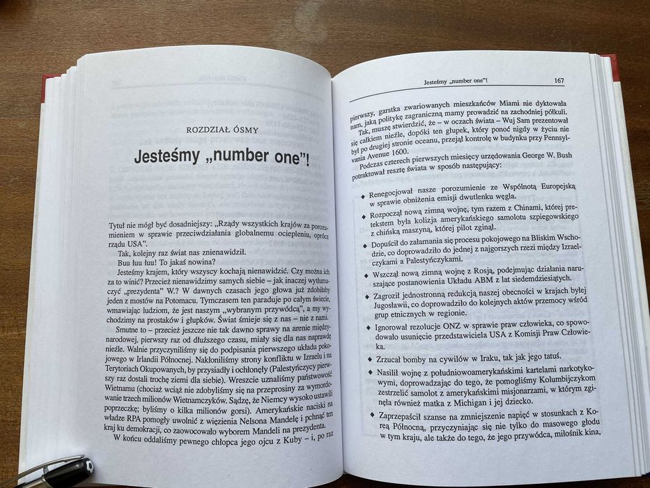 Biali głupcy. Michael Moore