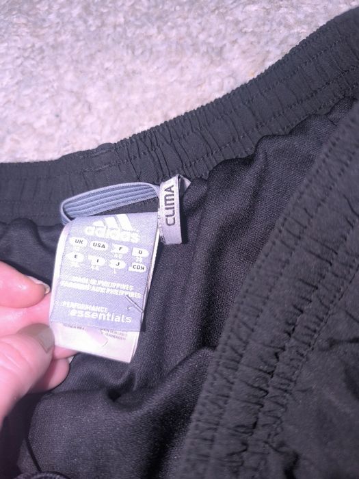 Damskie spodenki Adidasa