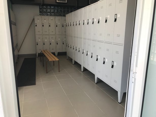 Estrado plástico p/ balneário 50x50x2,35 cn material resistente Novo