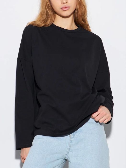 Базовий жіночий лонгслів — ідеальна основа гардеробу