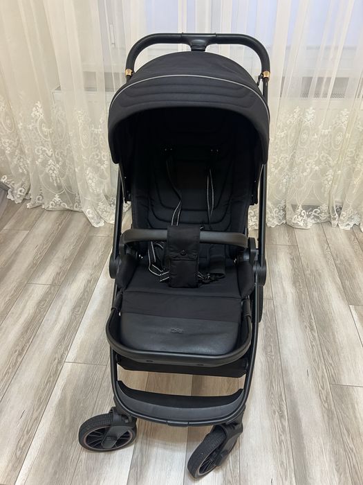 Продам каляску Carello Epica