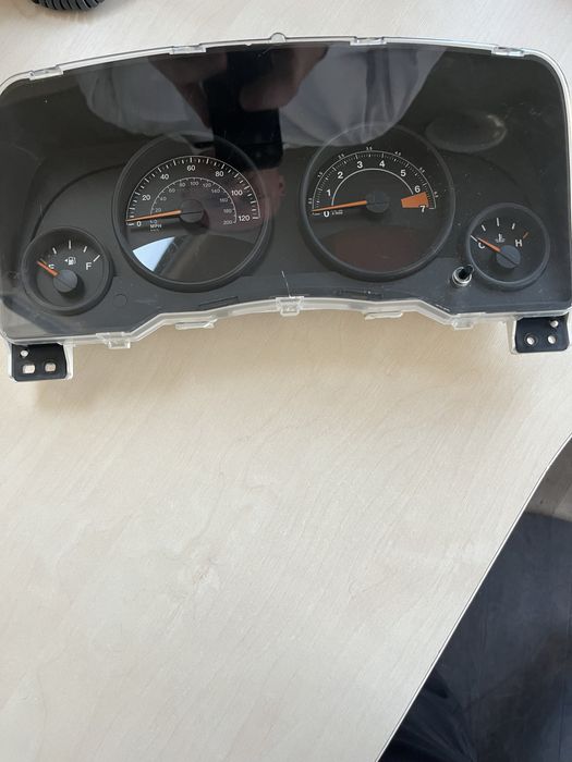 Панель, щиток приладів приборов  Jeep Compass, Patriot 11-16