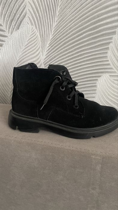 Продам черевики.