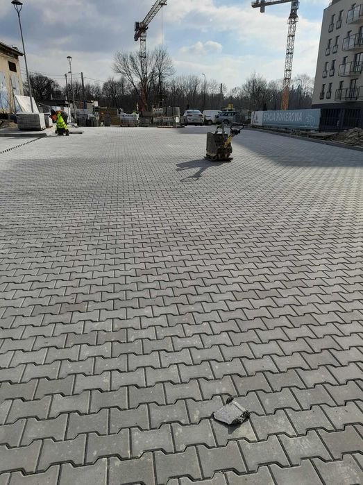 BRUKARSTWO – Układanie kostki brukowej, granitowej odwodnienia, usługi