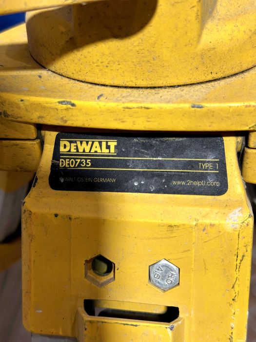 Laser rotativo + Tripé com Cabeça Telescópica DeWalt