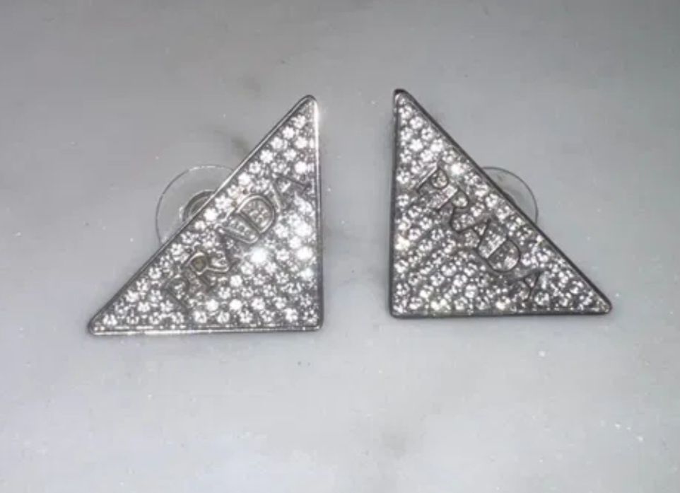 Брендовые сережки