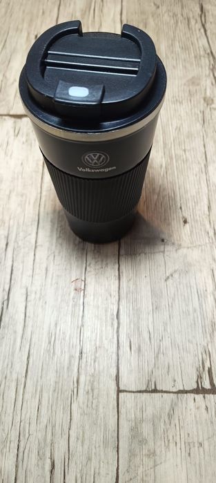 Sprzedam termo kubek próżniowy Volkswagen w kolorze czarnym