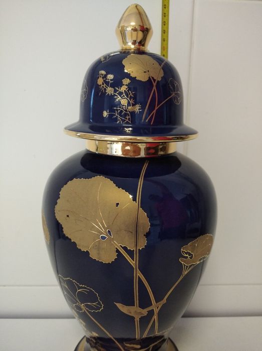 Pote azul e dourado