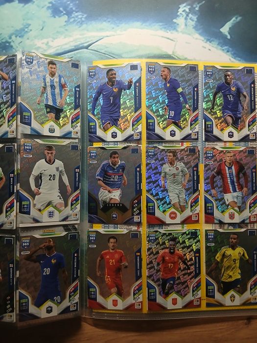 Album kompletny Panini fifa adrenalyn 26