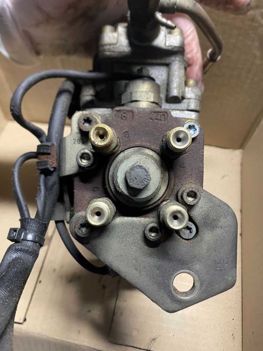 топливний насос .