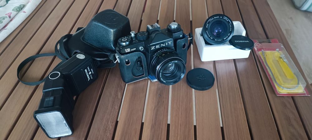 Máquina Fotográfica Analógica ZENIT 12XP SLR + 2 Lentes + Flash!