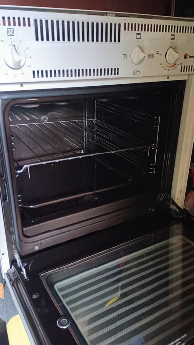 Fogão a gás e elétrico