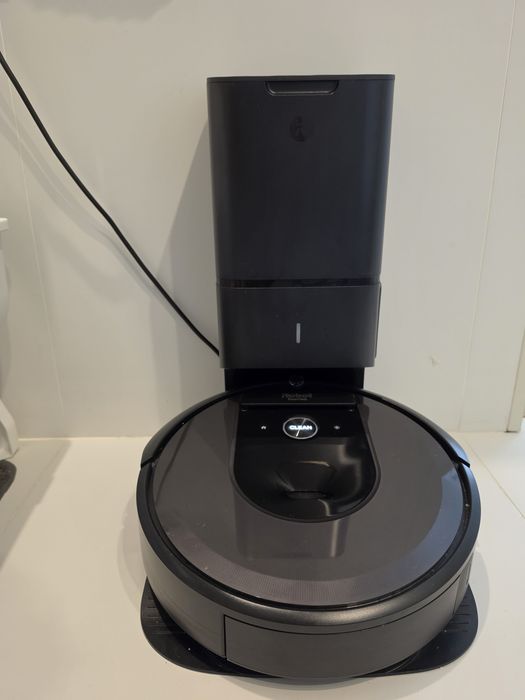 iRobot Roomba i8 + Clean Base + função mopa + muitos acessórios