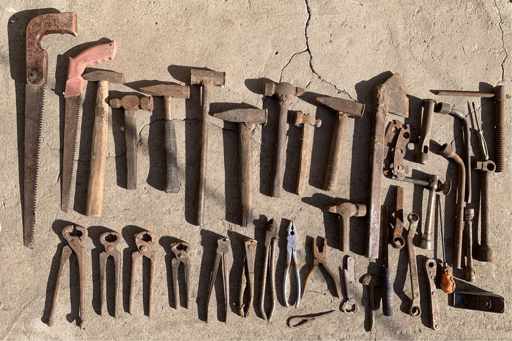 Молот, топор, колун, молоток, наковальня, зубило, ключ гайковий