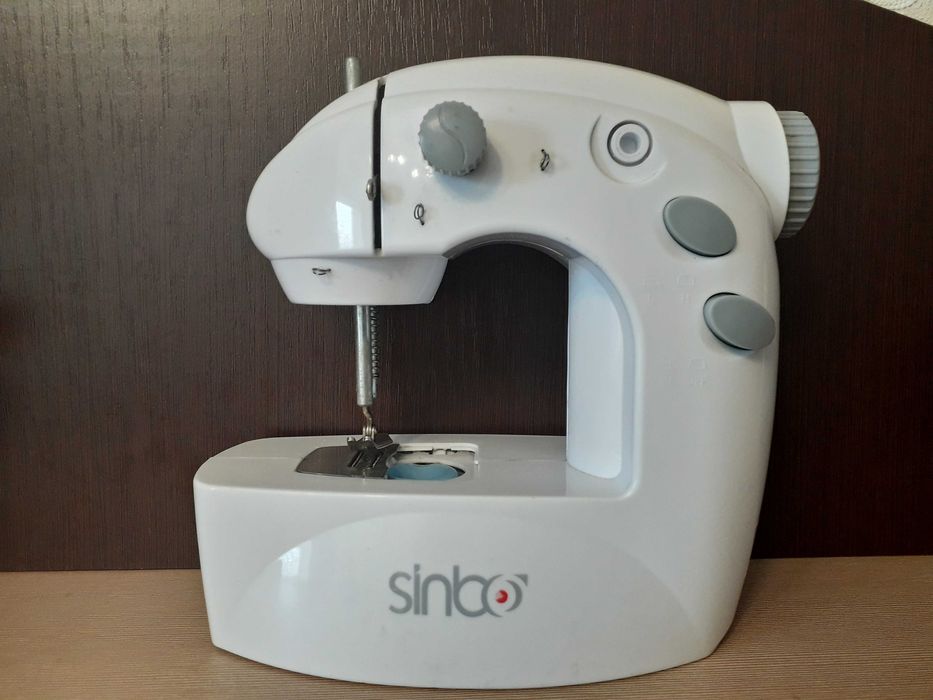 Швейна машина / оверлок Sinbo SSW-101