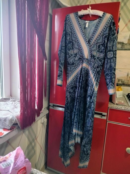 Платье нарядное.