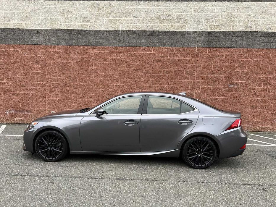 Lexus IS 300      2016