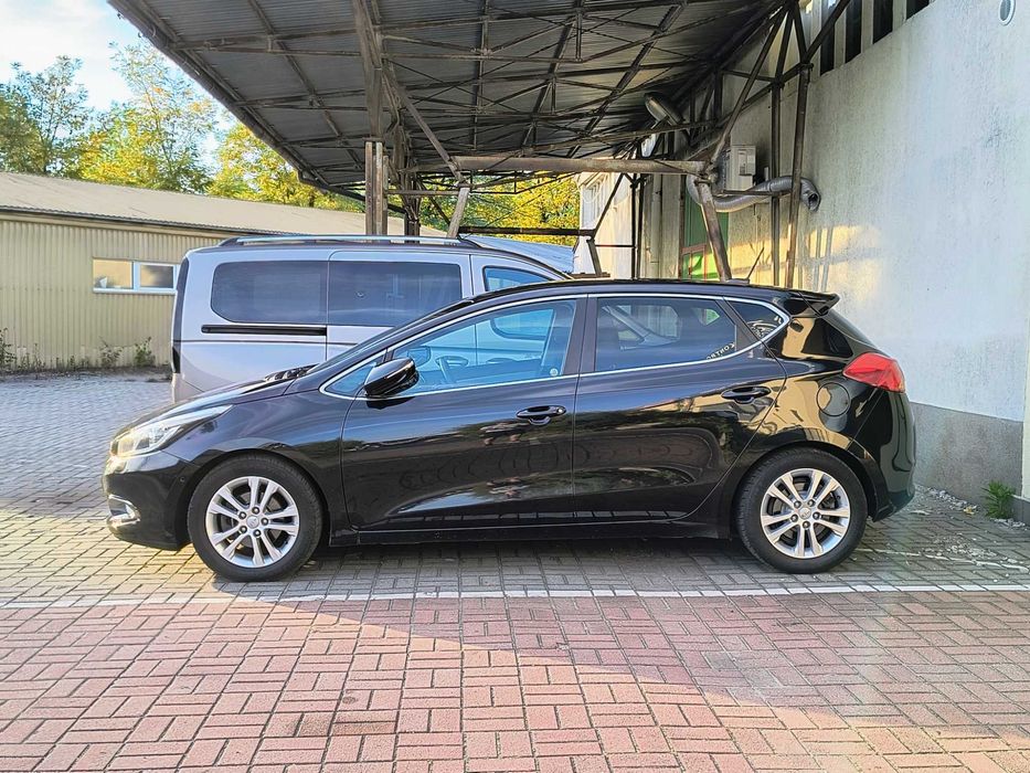 Kia Cee'd II STYLE XL 1,6 135 koni _ Xenon Skóra Automat Łopatki