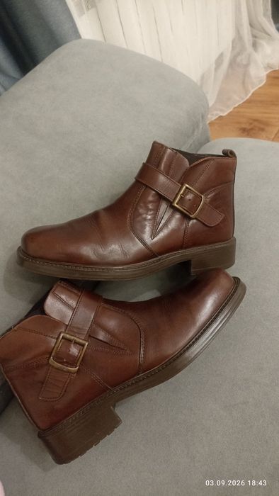 Шкіряні черевики -Clarks