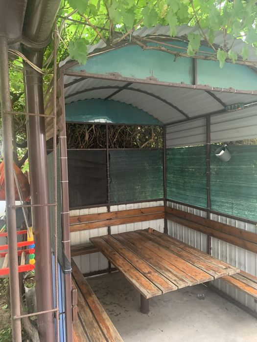 Продається просторий, комфортний будинок в м. Апостолове.