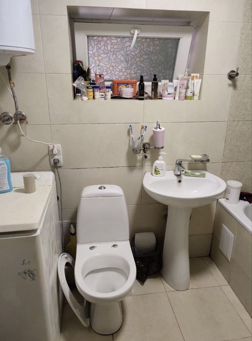 Дом , Фонтанка 2, асфальтированный подьезд . 400м от трассы.