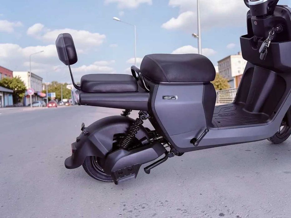 Електроскутер 5000 элекроцикл Oscar Amir LiFePO4 800W 48V 20Ah Чехол в подарок