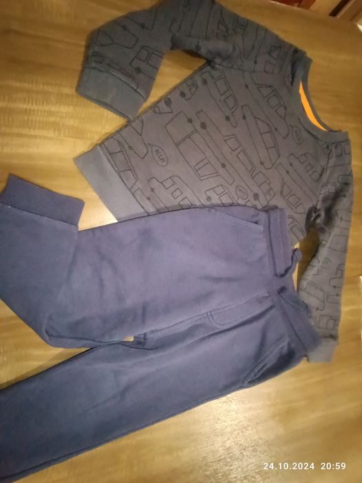 Костюми, піжами різних розмірів