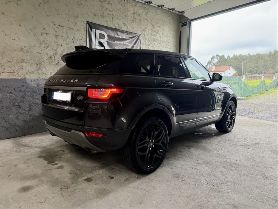 Range Rover Evoque 2.0 eD4 Dynamic SE - Desde 259€ Mês